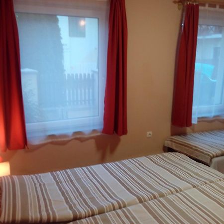 Éva vendégház Guesthouse Hajdúszoboszló Esterno foto