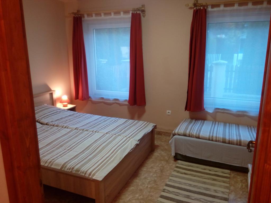 Éva vendégház Guesthouse Hajdúszoboszló Esterno foto