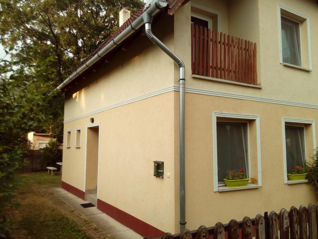 Éva vendégház Guesthouse Hajdúszoboszló Esterno foto