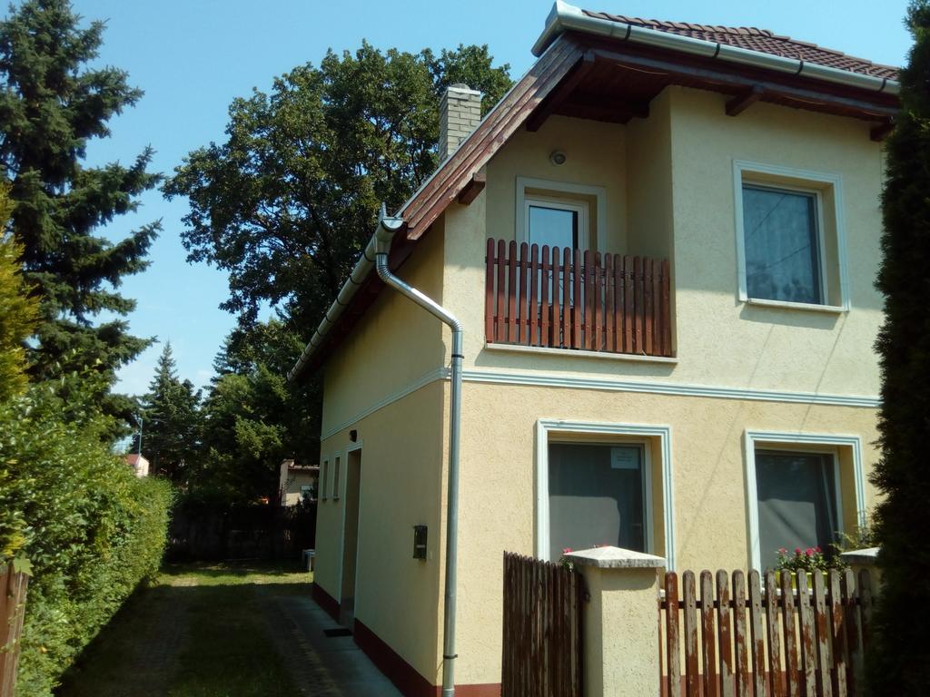 Éva vendégház Guesthouse Hajdúszoboszló Esterno foto