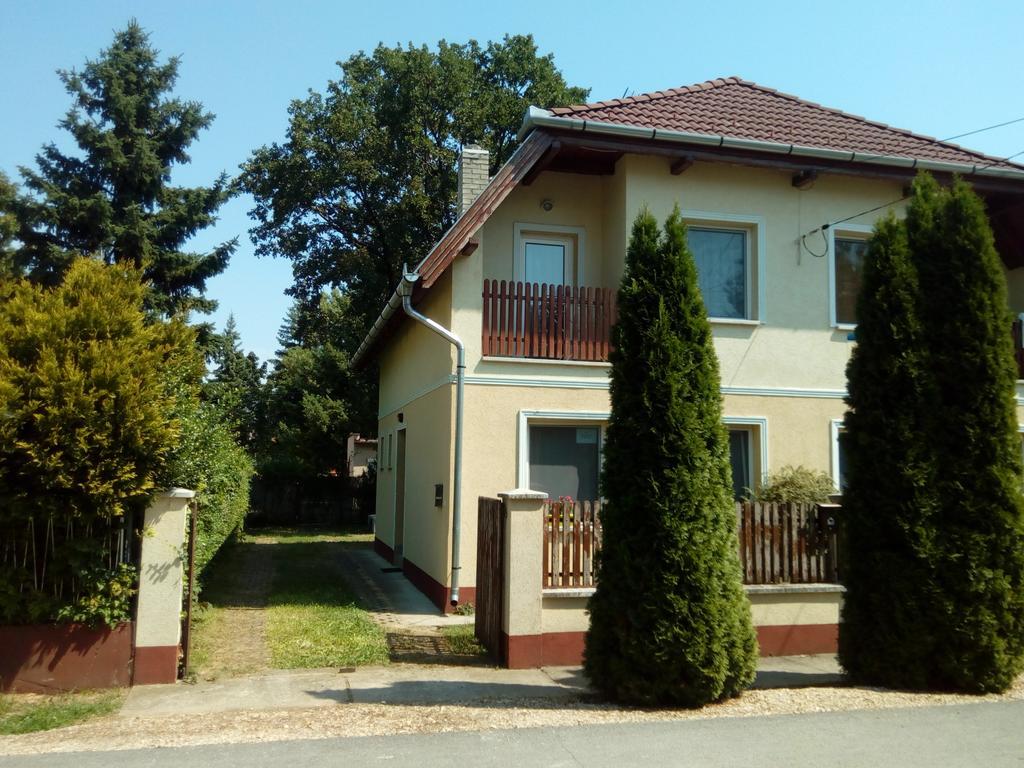 Éva vendégház Guesthouse Hajdúszoboszló Esterno foto